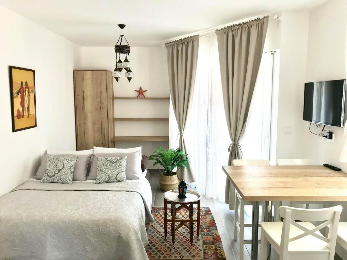Cocoville Beach House- Makarskaアパートメント エクステリア 写真