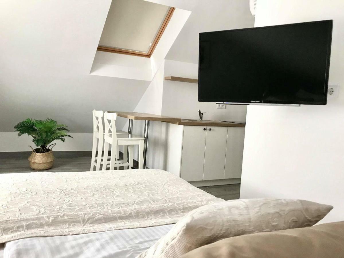 Cocoville Beach House- Makarskaアパートメント エクステリア 写真