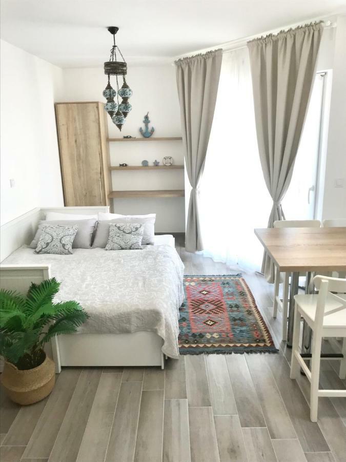 Cocoville Beach House- Makarskaアパートメント エクステリア 写真